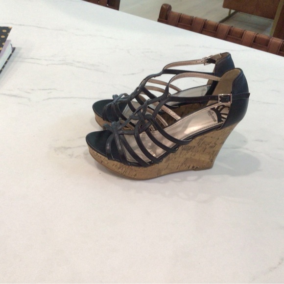 Fergalicious by Fergie Black Platform Sandals with Cork Heels, Size 6 - Picture 3 of 4